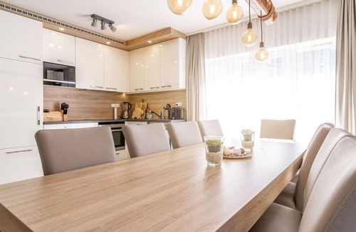 Frymburk House | Stunning private villa for 8 people with WIFI, TV, terrace, pets allowed and parking