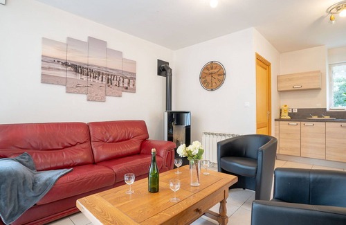 Plouzelambre Villa | Stunning private villa for 6 people with WIFI, TV, terrace, pets allowed and parking