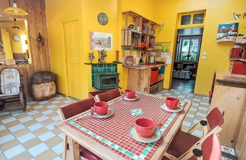 Plerin House | Stunning private villa for 4 people with WIFI, TV, patio and parking