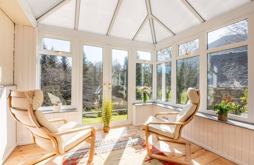Invermoriston House | Stunning private villa for 6 people with WIFI, TV, patio and panoramic view