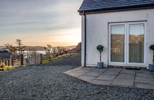 Bornesketaig House | Stunning private villa for 6 people with TV and parking