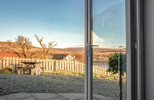 Bornesketaig House | Stunning private villa for 6 people with TV and parking