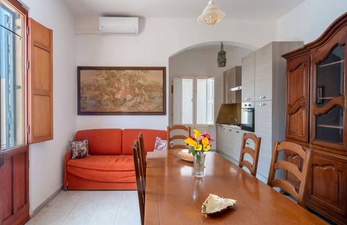 Padula Fede Villa | Stunning private villa for 5 people with A/C, TV and pets allowed