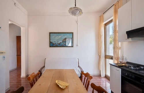 Padula Fede Villa | Stunning private villa for 6 guests with TV, patio and pets allowed