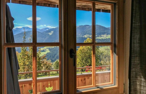 Muhlthal House | Stunning private villa for 2 people with WIFI, TV and patio