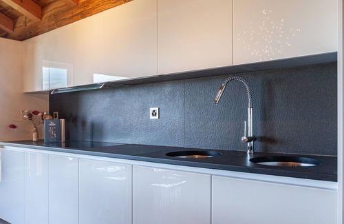Vex House | Stunning private villa for 6 people with WIFI, TV, terrace and panoramic view