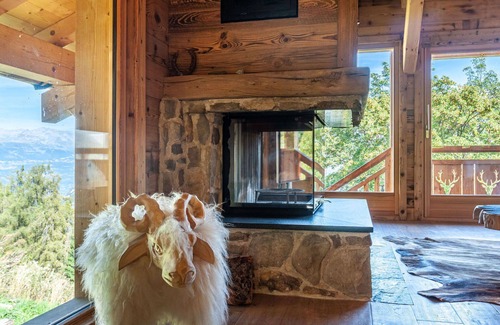 Vex House | Stunning private villa for 6 people with WIFI, TV, terrace and panoramic view