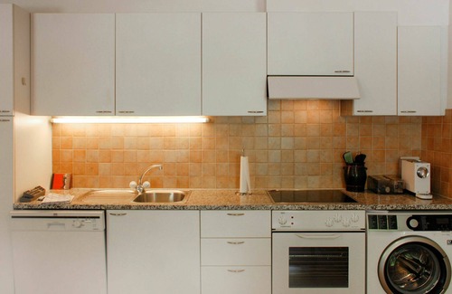 Bellinzona House | Stunning private villa for 4 guests with WIFI, TV, patio, pets allowed, panoramic view and parking