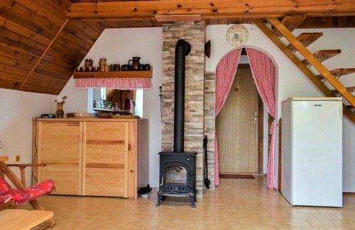 Zabovresky House | Stunning private villa for 4 guests with WIFI, TV, terrace and parking