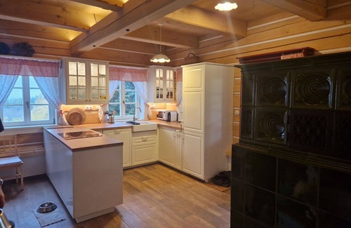 Strasin Villa | Stunning private villa for 10 guests with WIFI, pets allowed and panoramic view