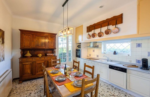 Beziers House | Stunning private villa with A/C, private pool, WIFI, TV, patio, pets allowed and panoramic view