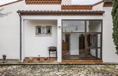 Pollestres Villa | Stunning private villa for 6 guests with TV, patio and parking