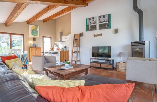 La Mole House | Stunning private villa for 9 people with WIFI, private pool, A/C, TV, terrace and pets allowed