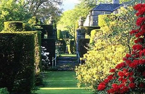 Trawsfynydd House | Stunning private villa for 2 guests with WIFI, TV, patio, panoramic view and parking