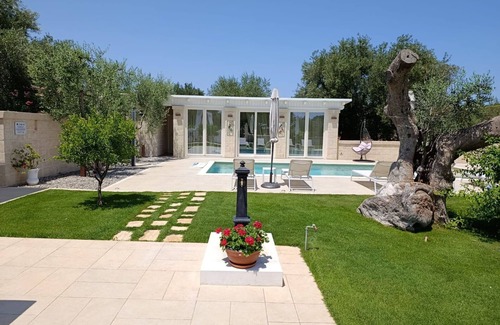 Ostuni Villa | Stunning private villa for 6 guests with WIFI, A/C, private pool, TV and patio, close to Ostuni