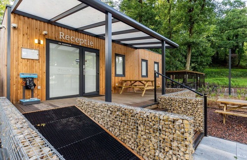 Langeberg House | Stunning private villa for 8 people with WIFI, TV, terrace and parking