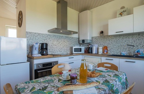 Porspoder House | Stunning private villa for 4 people with WIFI, TV, pets allowed and parking