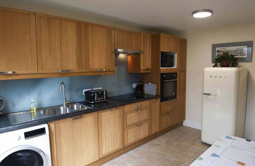 Drumnadrochit House | Stunning private villa for 6 people with WIFI, TV, patio and parking