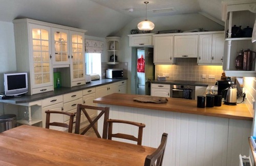 East Lewiston Villa | Stunning private villa for 10 people with WIFI, TV, terrace, pets allowed and panoramic view