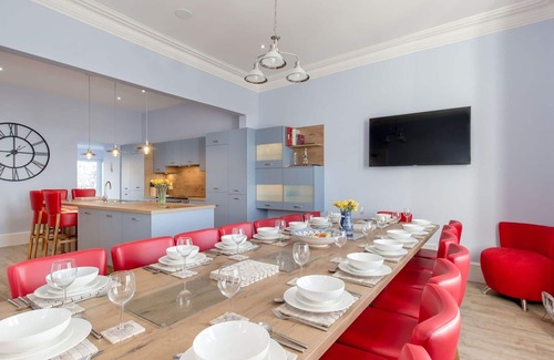 Portpatrick House | Stunning private villa for 16 guests with WIFI, TV, patio and pets allowed