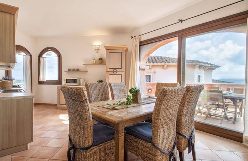 Abbiadori Villa | Stunning private villa for 10 guests with WIFI, A/C, private pool, TV, terrace and parking