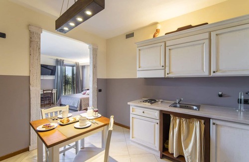 Lucignano House | Stunning private villa for 26 people with hot tub, WIFI, private pool, A/C, TV, terrace and park.