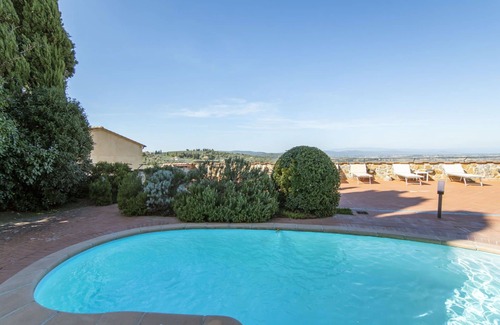Lucignano House | Stunning private villa for 26 people with hot tub, WIFI, private pool, A/C, TV, terrace and park.