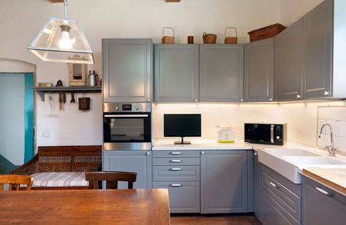 Vicchio Villa | Stunning private villa for 10 people with TV, pets allowed and panoramic view