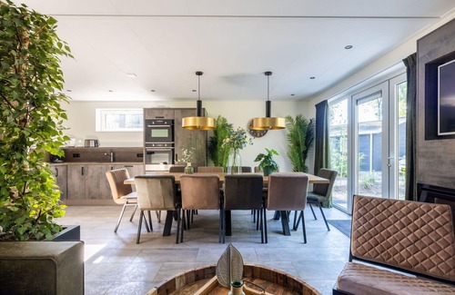 Bosgebied Hoenderloo House | Stunning private villa for 10 guests with pool, WIFI, TV, terrace and parking