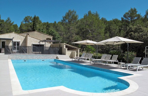 Pignans House | Stunning private villa for 11 people with WIFI, A/C, private pool, patio and parking