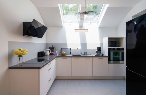 Plovan House | Stunning private villa for 5 people with WIFI, TV, terrace and parking