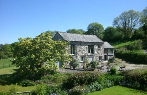 Morwellham Villa | Stunning private villa for 4 people with WIFI, TV, terrace, pets allowed and panoramic view