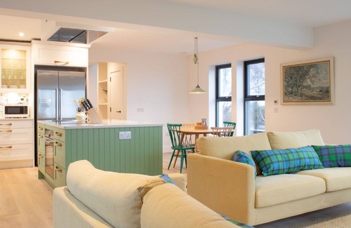 Colbost House | Stunning private villa for 6 guests with WIFI, TV, patio, panoramic view and parking