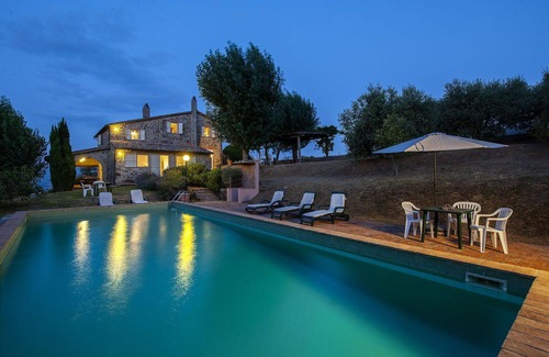 Todi Villa | Stunning private villa for 8 guests with private pool, WIFI, TV and panoramic view