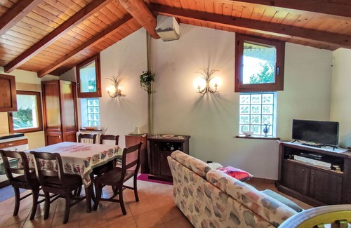 Naggio House | Stunning private villa for 4 guests with TV, terrace and panoramic view