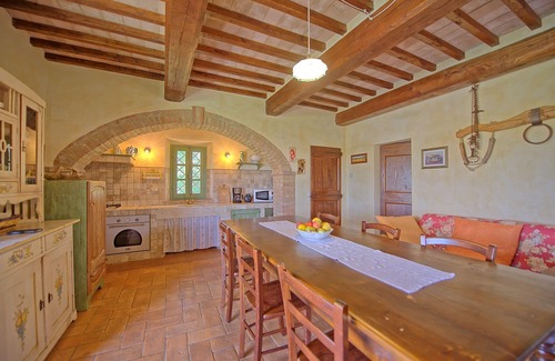 Trequanda Villa | Stunning private villa with WIFI, private pool, TV, veranda, panoramic view, close to Montepulciano