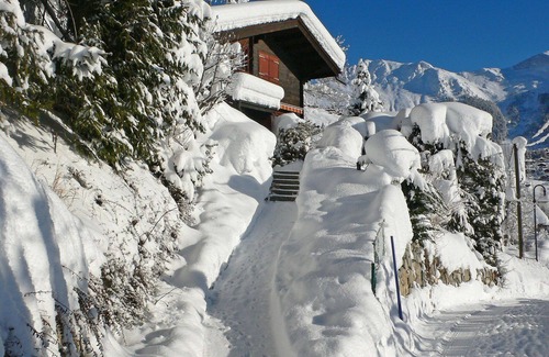 Verbier House | Stunning private villa for 6 guests with WIFI, TV, terrace and parking