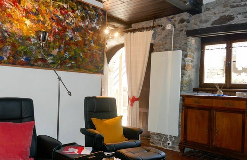 Semione House | Stunning private villa for 2 guests with WIFI, TV, patio, pets allowed, panoramic view and parking