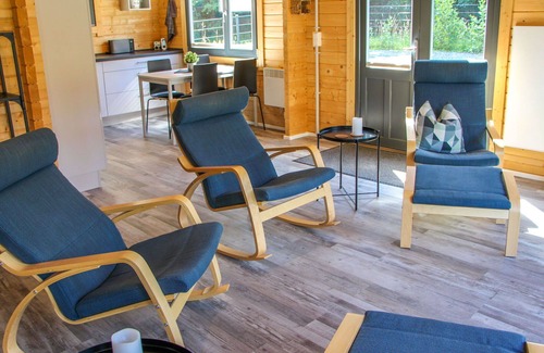 Alpenrod House | Stunning private villa for 4 people with TV, terrace and parking