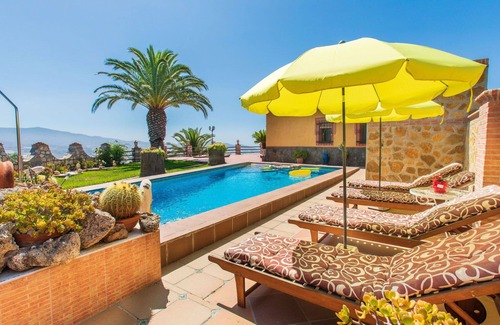 Motril Villa | Stunning private villa for 4 guests with private pool, A/C, WIFI, TV and terrace