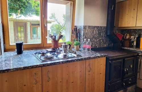 Ronco sopra Ascona House | Stunning private villa for 2 guests with WIFI, TV, patio, pets allowed and parking