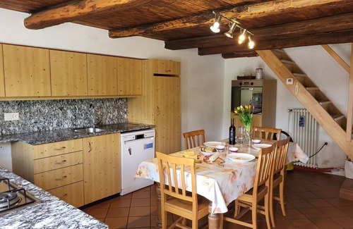 Ronco sopra Ascona House | Stunning private villa for 2 guests with WIFI, TV, patio, pets allowed and parking