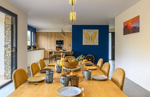 Baden House | Stunning private villa for 8 guests with WIFI, TV and terrace