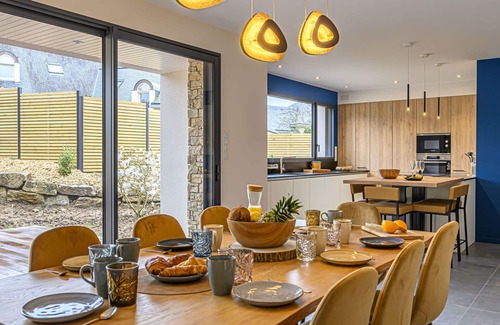 Baden House | Stunning private villa for 8 guests with WIFI, TV and terrace