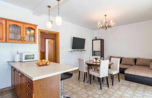 Rakotule House | Stunning private villa for 10 guests with private pool, WIFI, A/C, TV, terrace and pets allowed