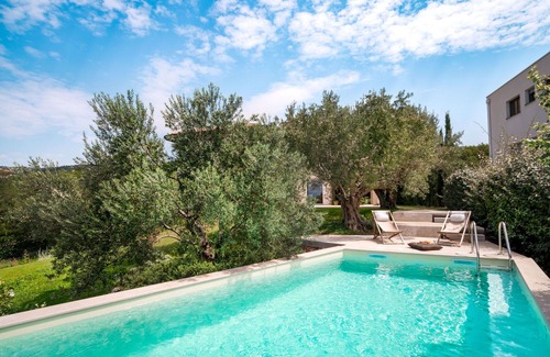 Zurkovo Villa | Stunning private villa for 8 people with A/C, private pool, WIFI, TV, terrace and pets allowed