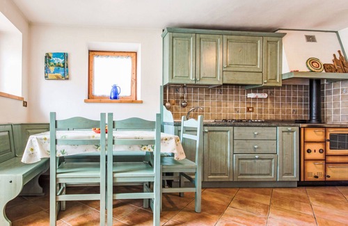 Borgo Valsugana House | Stunning private villa for 6 people with WIFI, TV, patio, pets allowed, panoramic view and parking