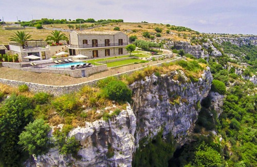 Cannizzara Villa | Stunning private villa for 16 people with A/C, WIFI, private pool, hot tub, TV and patio