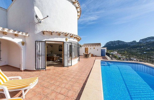 Rafol de Almunia Villa | Stunning private villa for 7 guests with WIFI, private pool, A/C, TV, terrace and parking