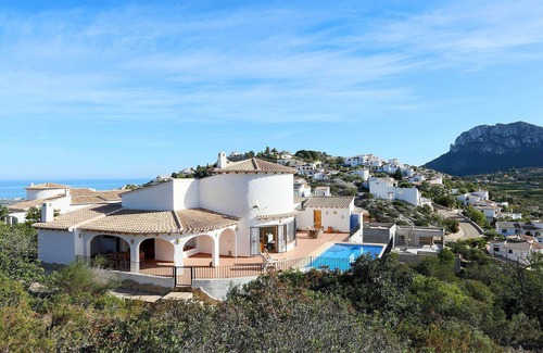 Rafol de Almunia Villa | Stunning private villa for 7 guests with WIFI, private pool, A/C, TV, terrace and parking